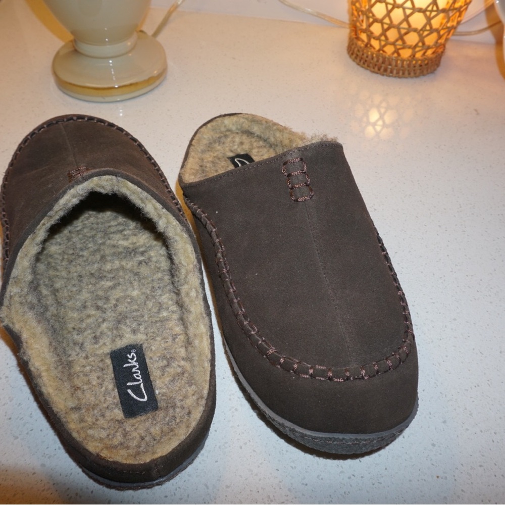 Clarks Men's Brown Suede Slippers